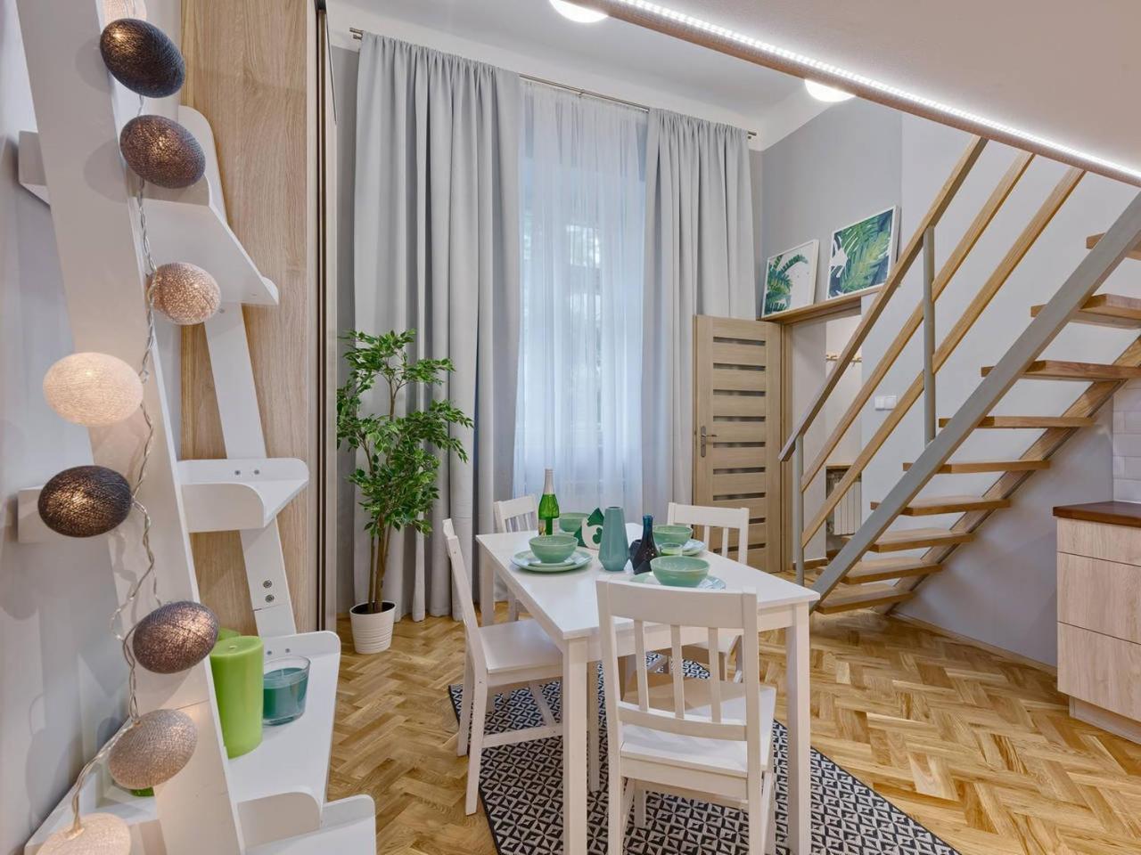 Centre Apartments-Old Town Krakow Ngoại thất bức ảnh