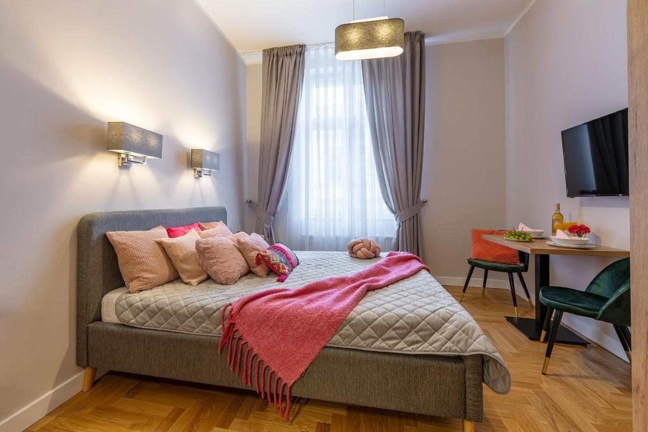 Centre Apartments-Old Town Krakow Ngoại thất bức ảnh